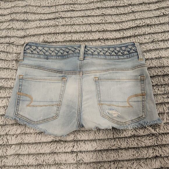 Light wash, exposed button fly American Eagle jean shorts size 6 - Picture 4 of 8